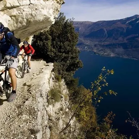 Villatullia Mit Seesicht Gardasee Prázdninový dům Tignale