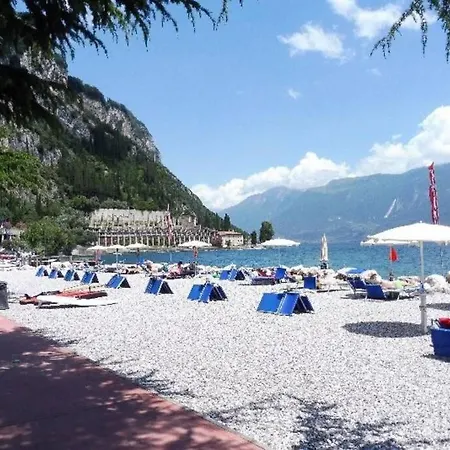 Villatullia Mit Seesicht Gardasee *